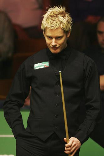 现得更加出 现得更加出